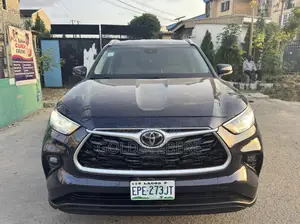 Toyota Highlander 2021 Blue
