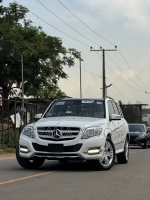 Mercedes-Benz GLK-Class Base GLK 350 4dr AWD 4MATIC (3.5L 6cyl 7A) 2015