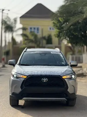 Toyota Corolla Cross 2024 Silver