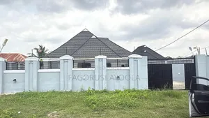 4bdrm Bungalow in Elewuro, Estate for sale