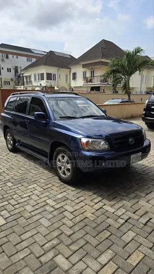 Toyota Highlander Car Hire Service