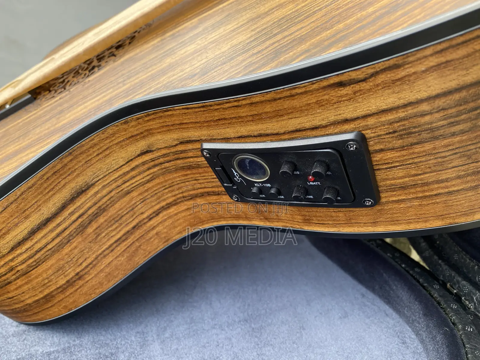 Semi Acoustic Guitar