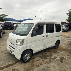 Daihatsu Hijet 2004 White