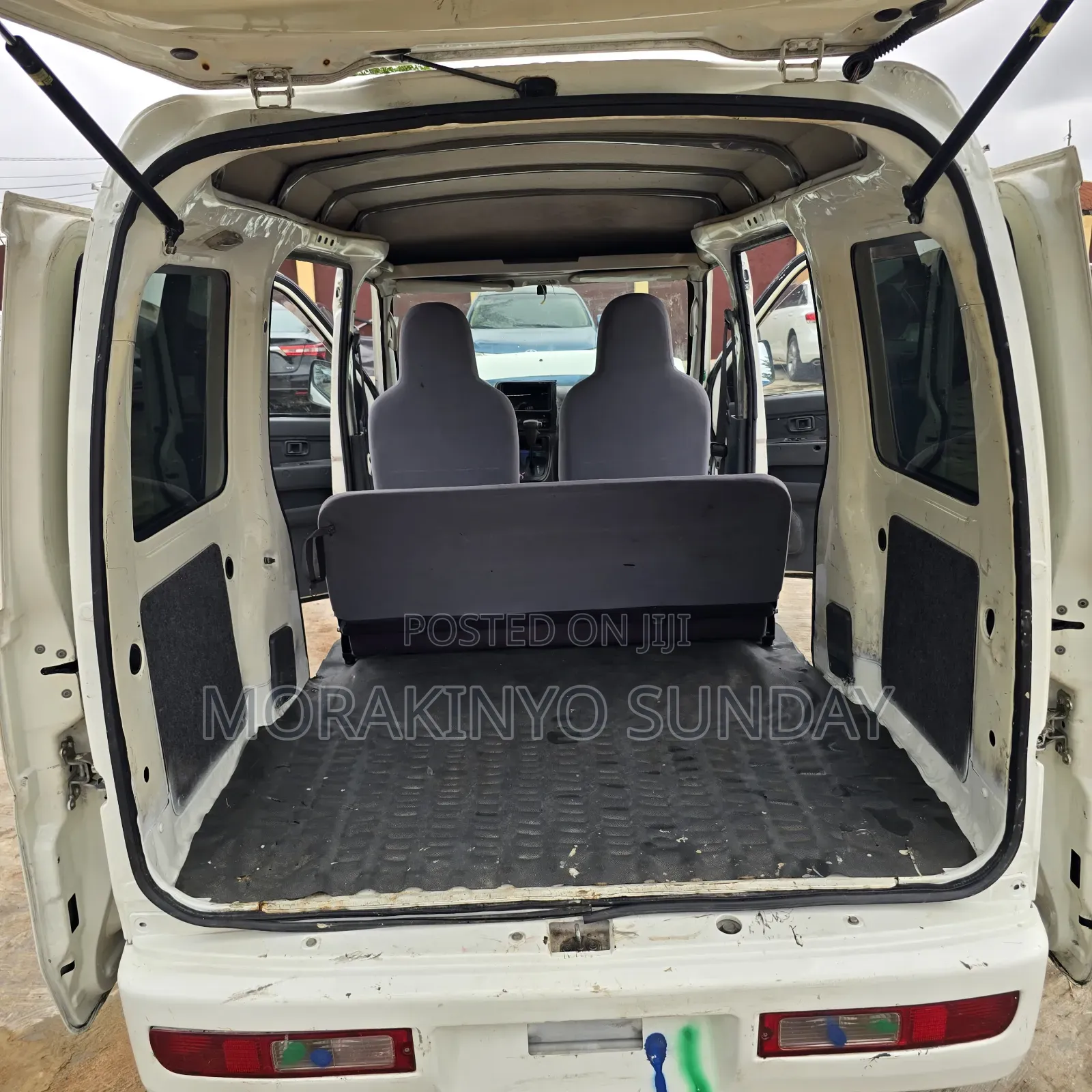 Daihatsu Hijet 2004 White