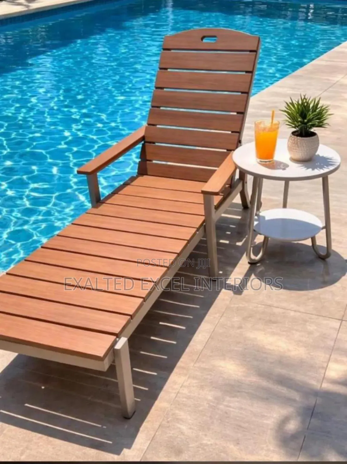 Top Quality Imported Poolside Bed