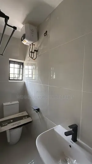 5bdrm Duplex in Around Nizamiya, Idu for sale