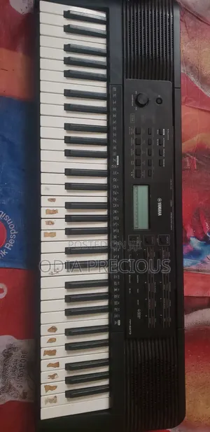 Yamaha PSR E 273