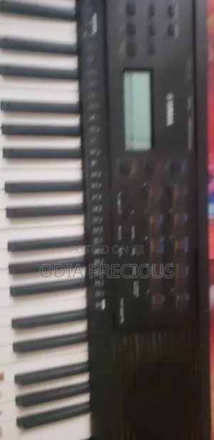 Yamaha PSR E 273