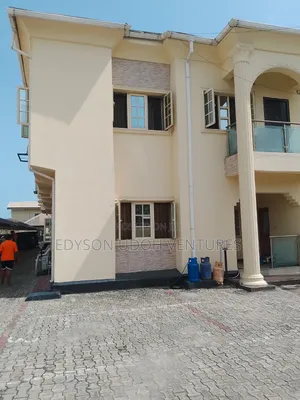 4bdrm Duplex in Lekki Phase 1 for rent