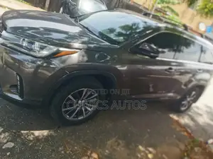 Toyota Highlander 2019 Gray