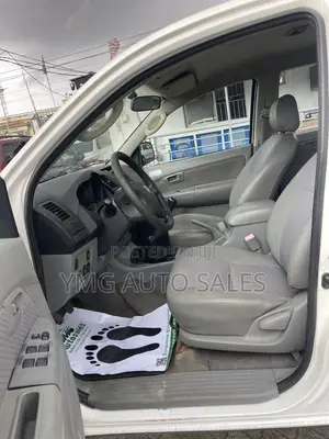 Toyota Hilux 2008 White
