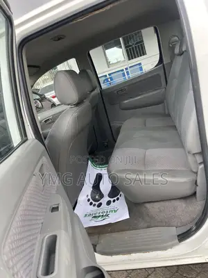 Toyota Hilux 2008 White