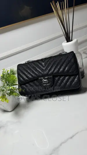 Black Ladies Hand Bag