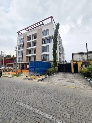 3bdrm Apartment in Lekki Phase 1 for sale