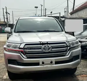 Toyota Land Cruiser 4.0 V6 GXR 2017 Silver