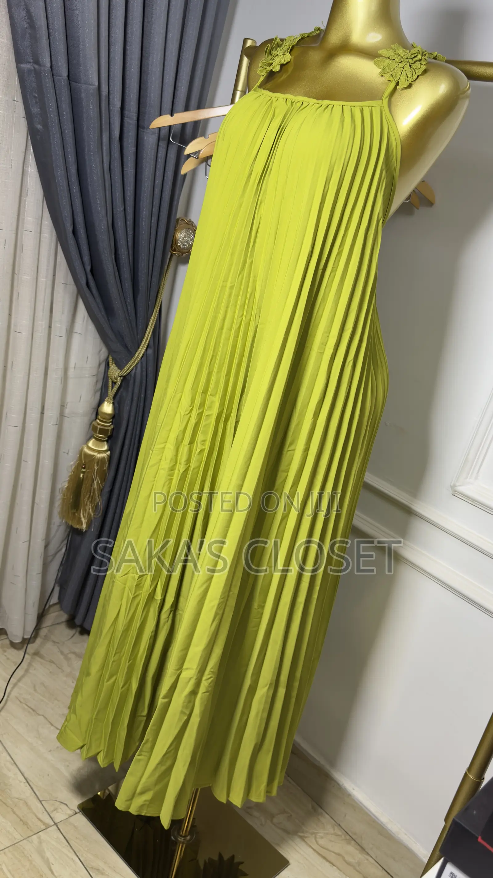 Armless Free Gown