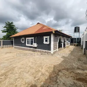 3bdrm Bungalow in Apata for sale