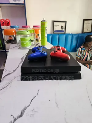 Ps4 Pads With 6 Games