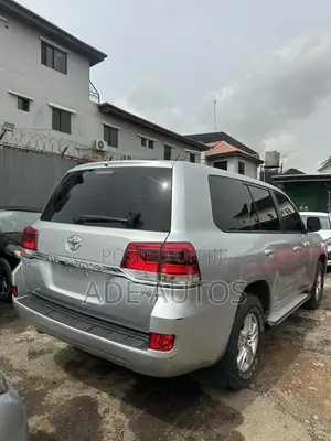 Toyota Land Cruiser 4.0 V6 GXR 2016 Silver