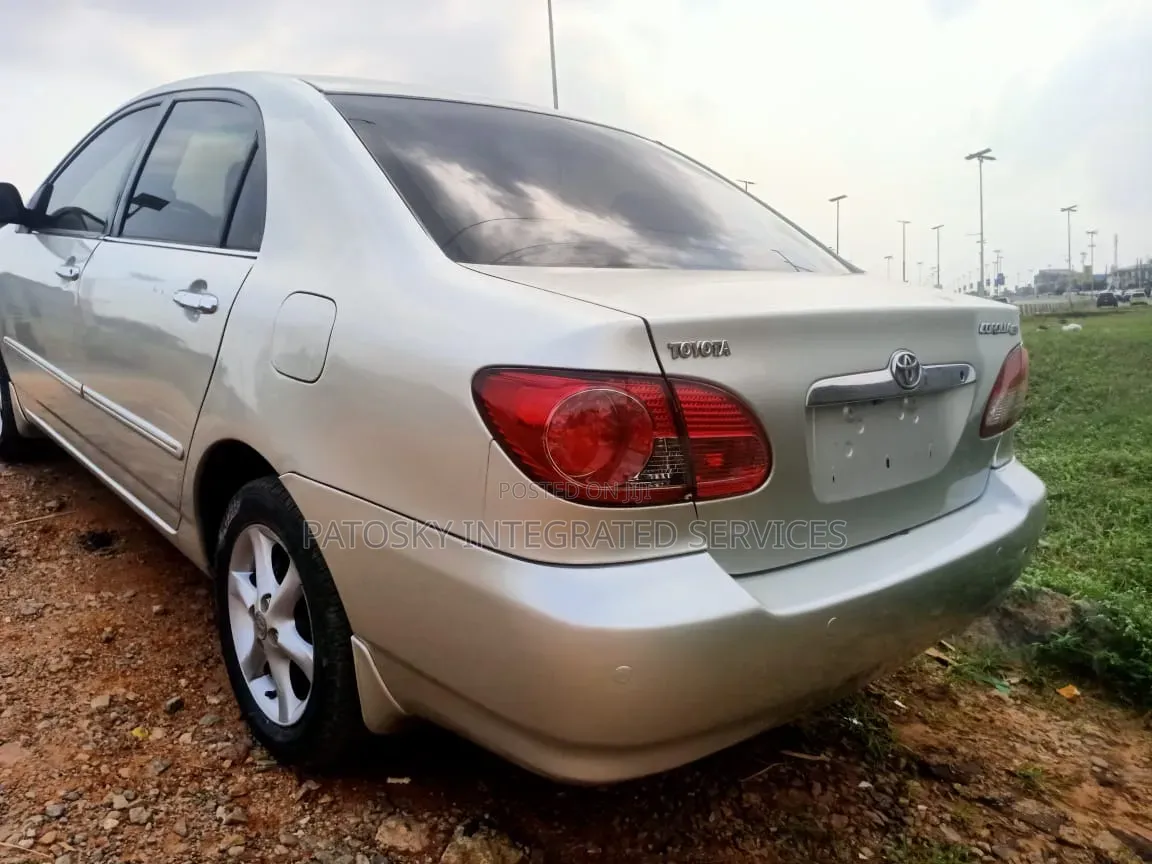 Toyota Corolla 2004 Silver