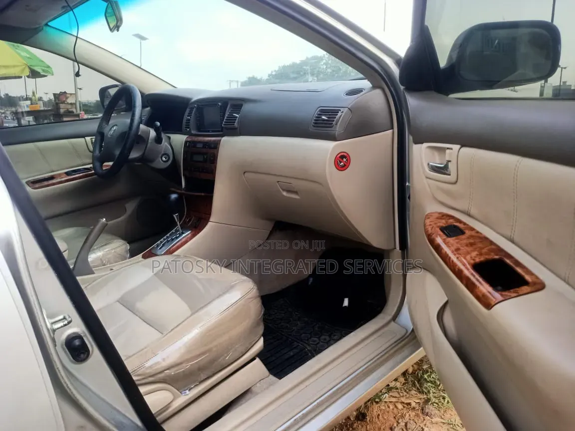 Toyota Corolla 2004 Silver