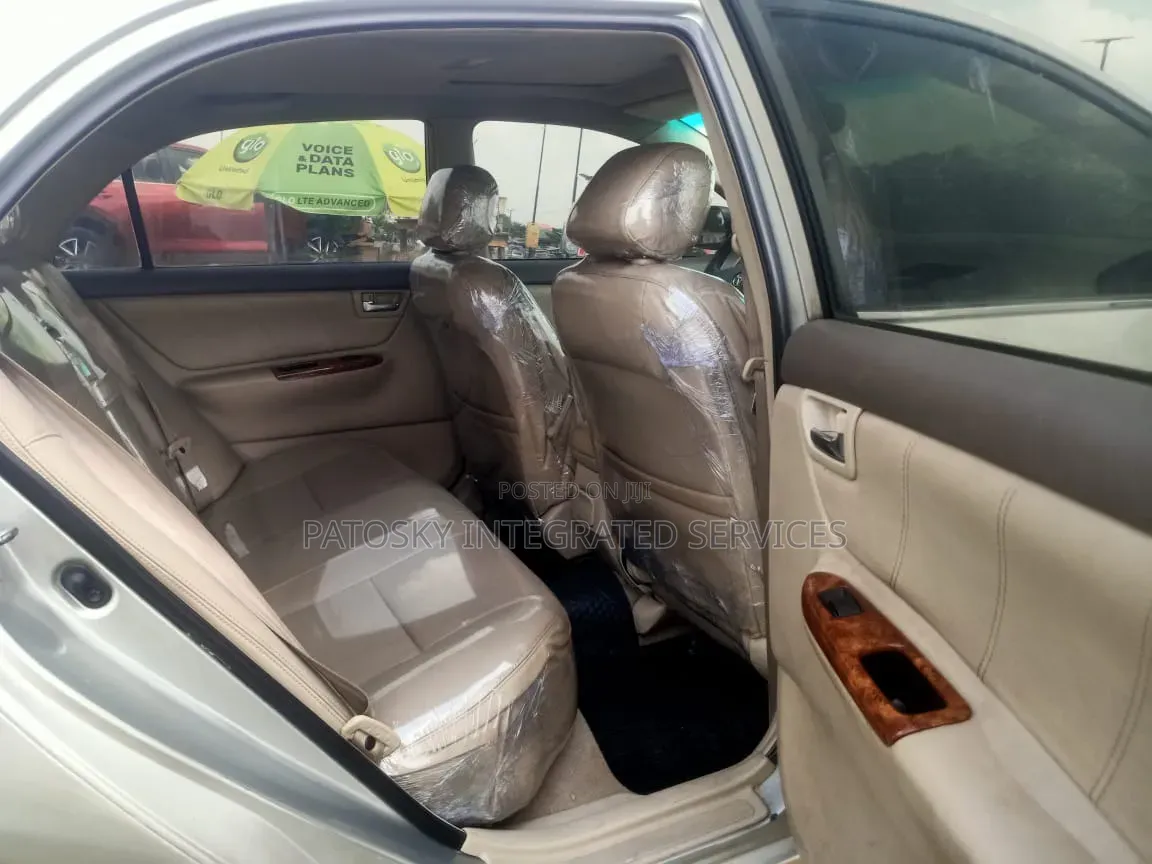 Toyota Corolla 2004 Silver