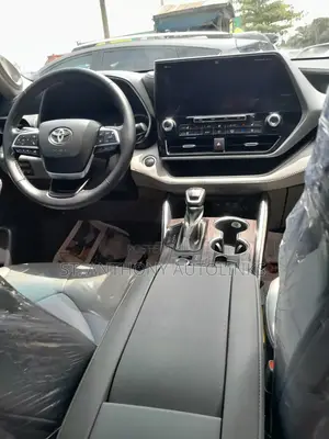 Toyota Highlander Platinum 2022 Black