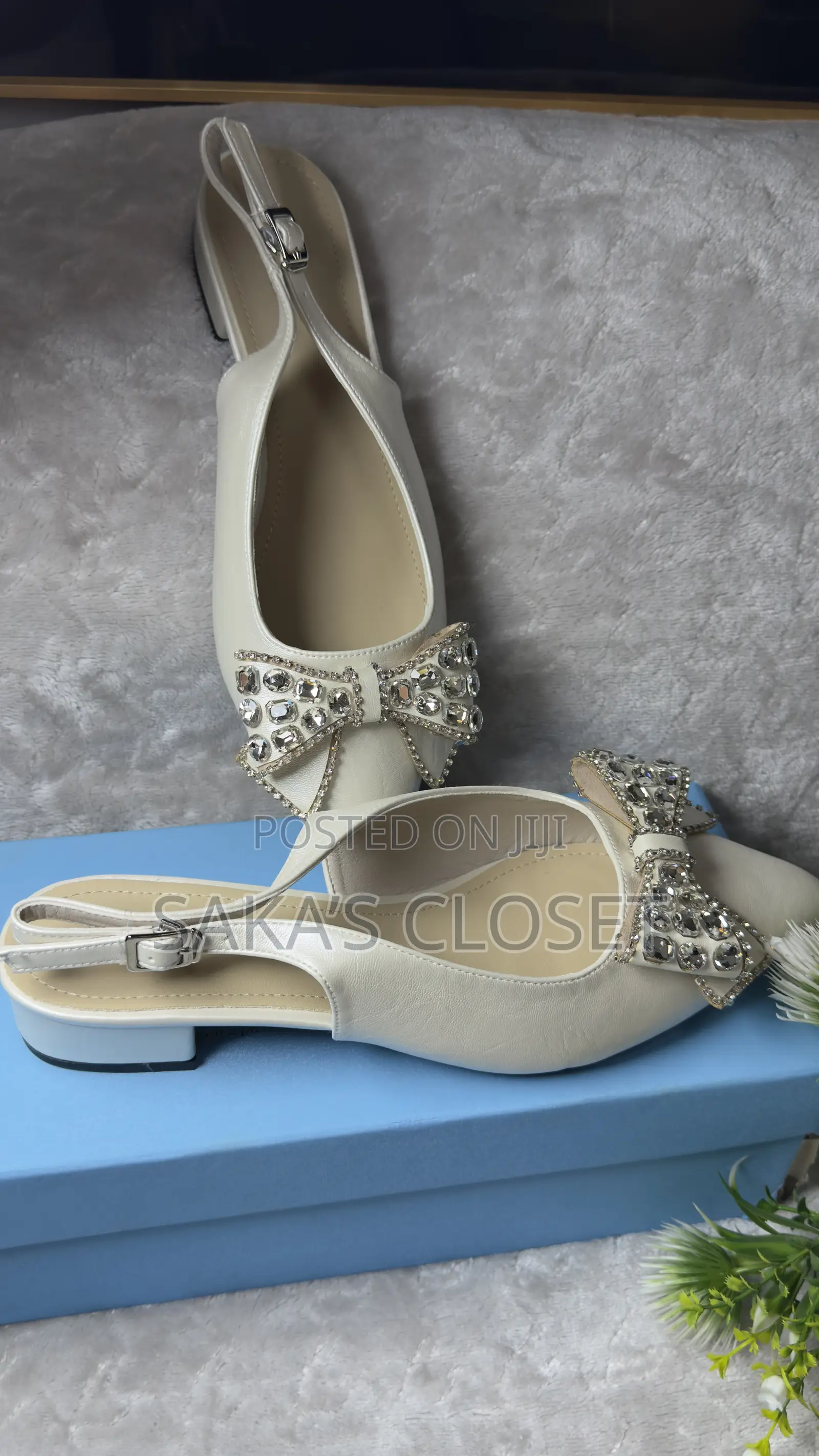 Closed Toe Box Low Heel Shoe