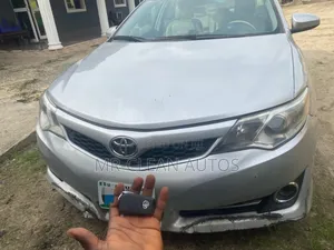 Toyota Camry 2012 Silver