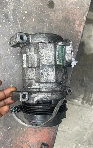 Hummer 2 a/C Compressor