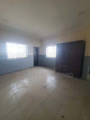 3bdrm Block of Flats in Gaduwa for rent