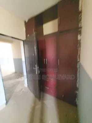 3bdrm Block of Flats in Gaduwa for rent