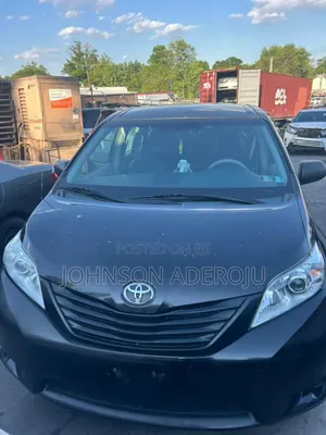 Toyota Sienna 2013 Black
