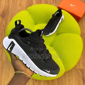 Nike Free Metcon 6/ Buy One Get a Free Sock