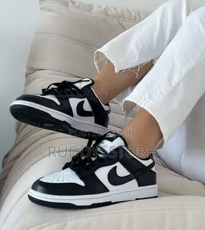 Nike Sb Dunk Low Pro Panda/ Buy One and Get a Free Sock