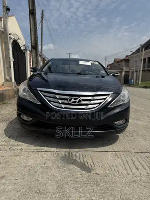 Hyundai Sonata Limited Sedan FWD (2.4L 4cyl 6A) 2012 Black