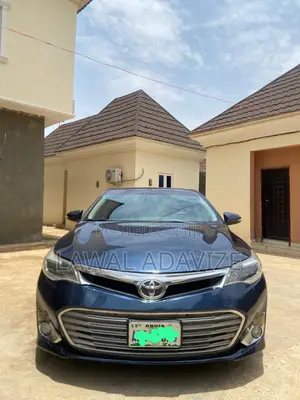 Toyota Avalon XLE 4dr Sedan (3.5L 6cyl 6A) 2014 Blue