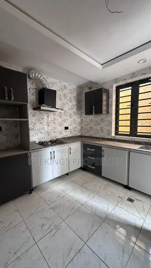 4bdrm Duplex in Adeoyo Gra for sale