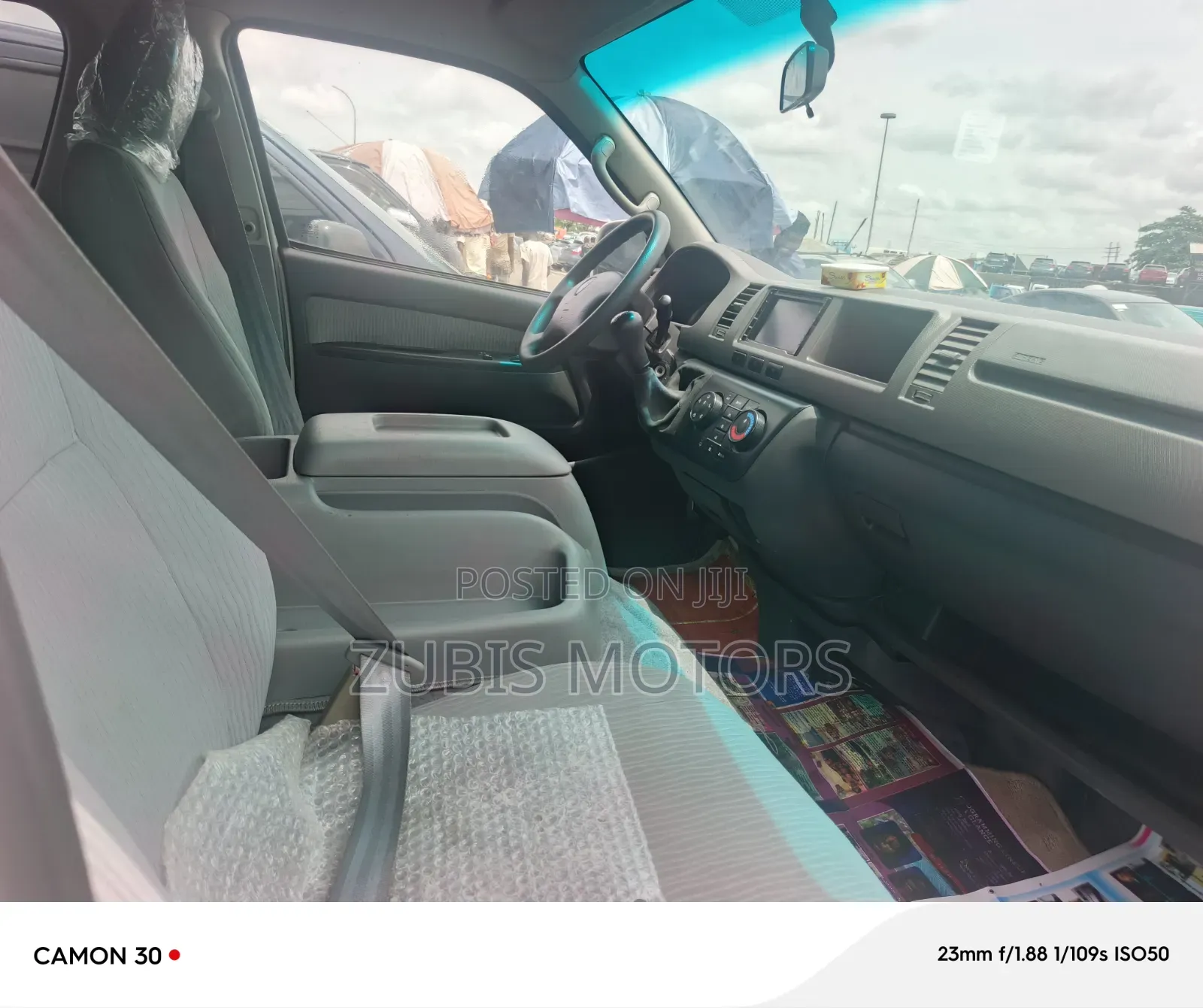 Toyota HiAce 2018 White