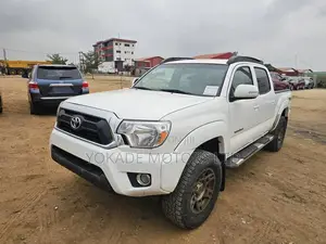 Toyota Tacoma V6 4dr Double Cab 4WD 5.0 ft. SB (4.0L 6cyl 6M) 2015