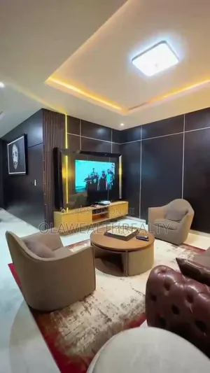 Furnished 2bdrm Maisonette in Lekki for sale