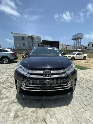 Toyota Highlander XLE 4x4 V6 (3.5L 6cyl 8A) 2017 Black