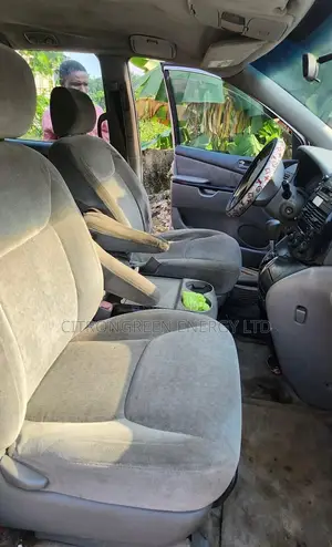 Toyota Sienna 2005 Silver