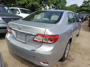 Toyota Corolla 2011 Silver