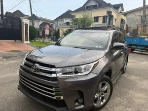 Toyota Highlander Limited Platinum 4dr SUV (3.5L 6cyl 6A) 2014 Gray