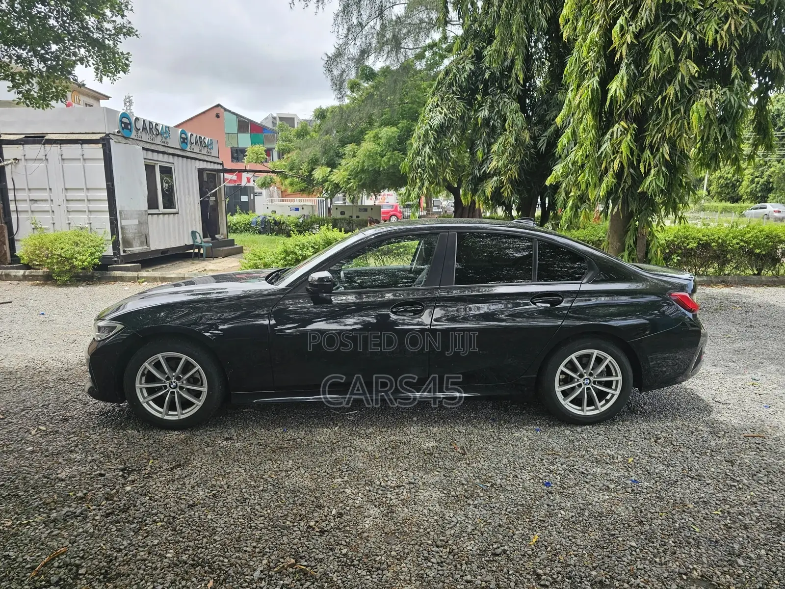 BMW 320i 2021 Black