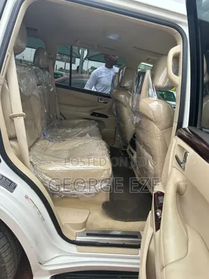 Lexus LX 570 AWD 2015 White