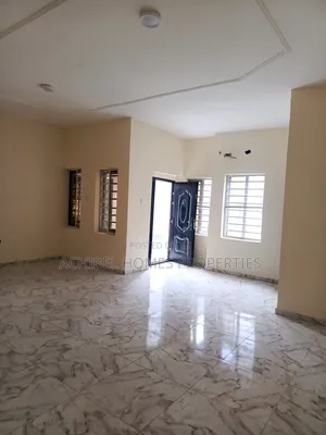 3bdrm Apartment in Osapa London, Jakande for rent