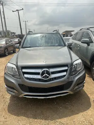 Mercedes-Benz GLK-Class Base GLK 350 4dr AWD 4MATIC (3.5L 6cyl 7A) 2015 Gray