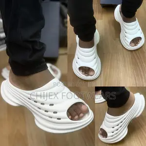 Trendy Comfy Slides! 